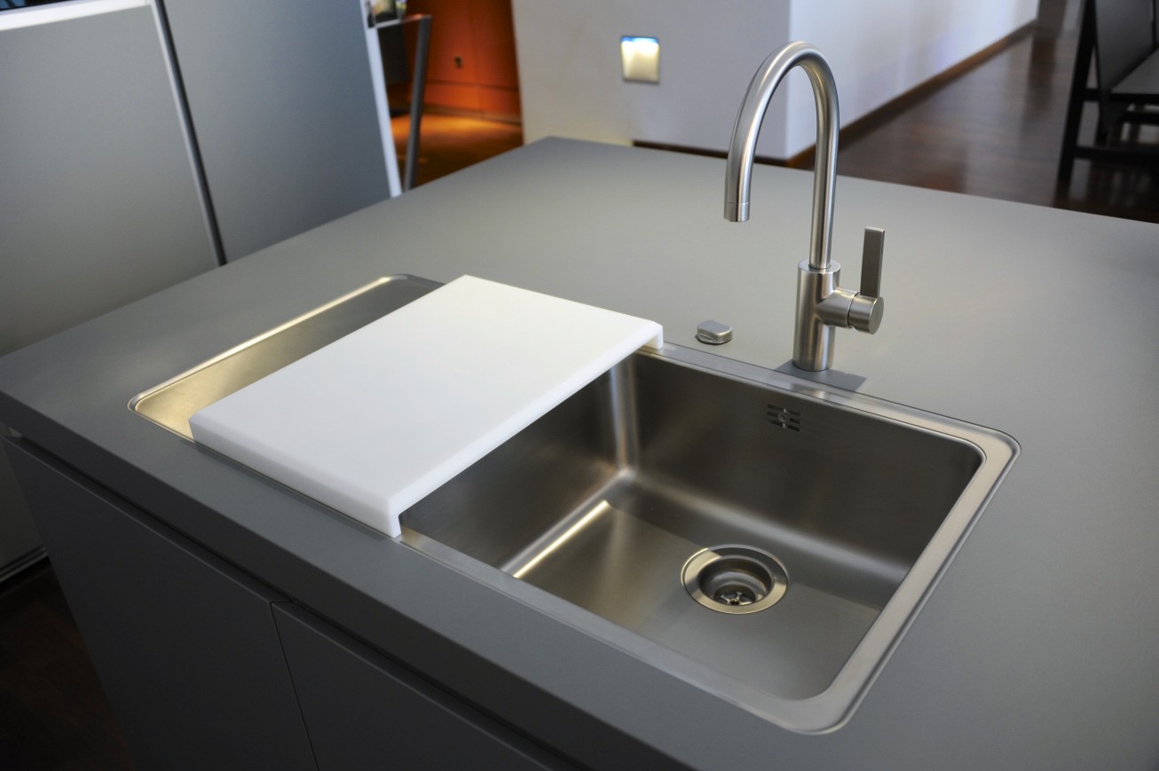 Simple-Modern-Undermount-Sink-Design